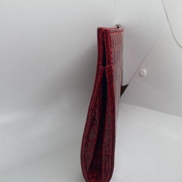 Red Maroon Crocodile Print Clutch - Picture 9 of 10
